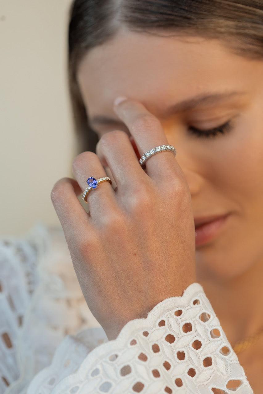 Anel A Million Reasons com Tanzanita Oval e Diamantes gabriela susanna
