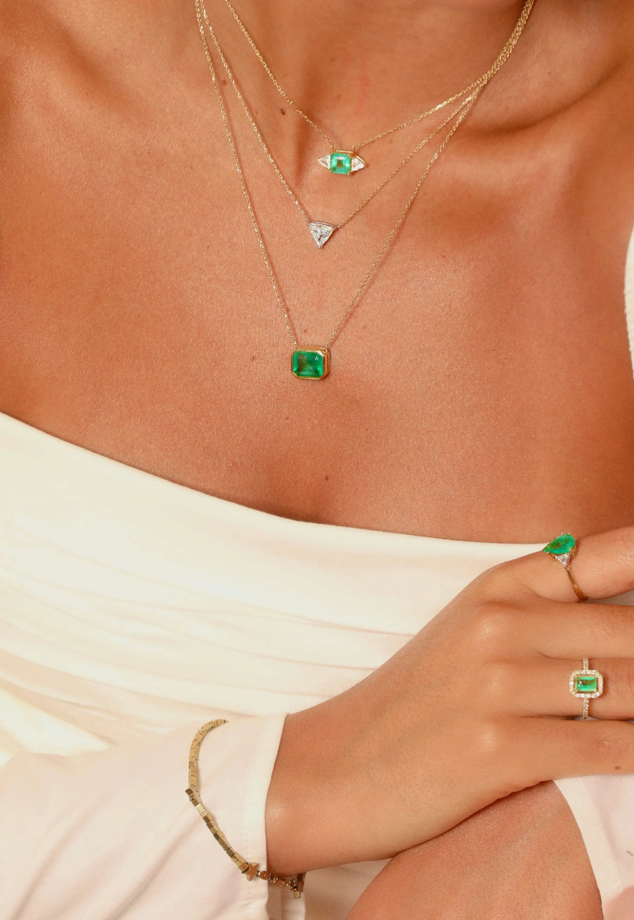 Anel A Million Reasons Halo com Esmeralda Baguete e Diamantes gabriela susanna